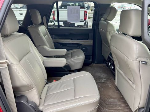 Used 2020 Ford Expedition Max XLT w/ Equipment Group 202A image 19