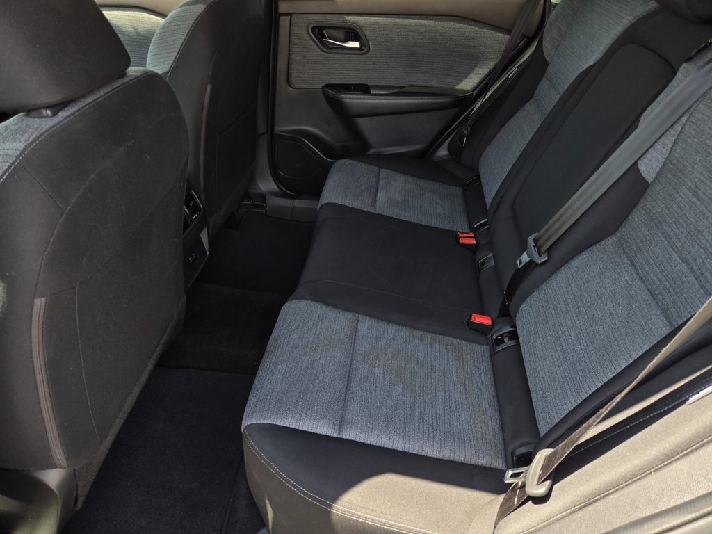Certified 2023 Nissan Rogue SV FWD image 11
