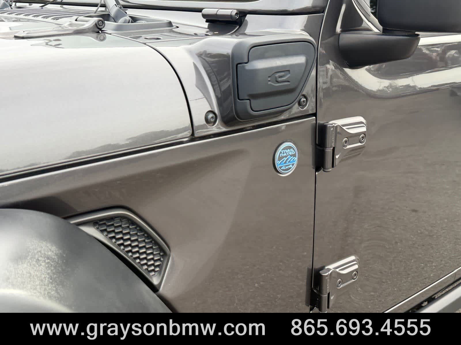 Used 2022 Jeep Wrangler Unlimited Rubicon 4xe w/ Cold Weather Group AWD/4WD image 10