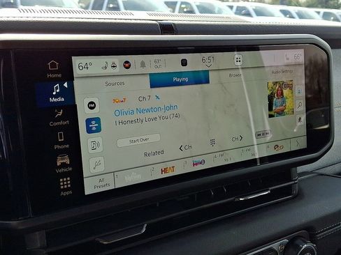 Certified 2025 Jeep Wrangler Unlimited Sahara w/ Safety Group image 19