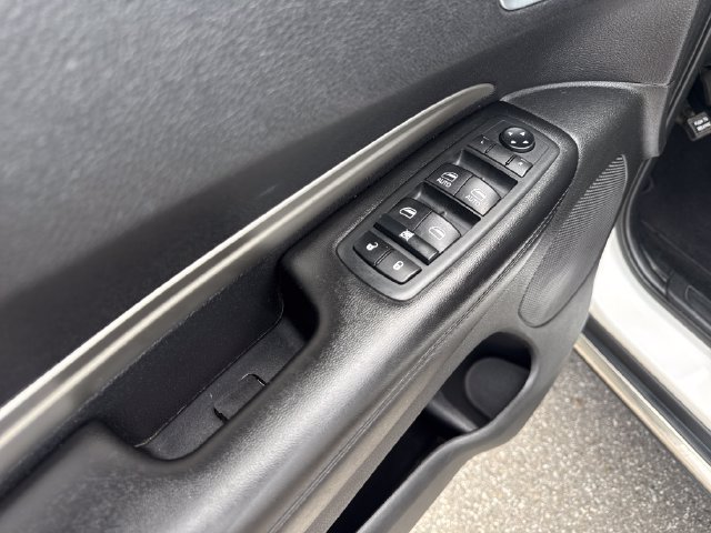 Used 2020 Dodge Durango SXT w/ 3rd Row Seating Group RWD image 12