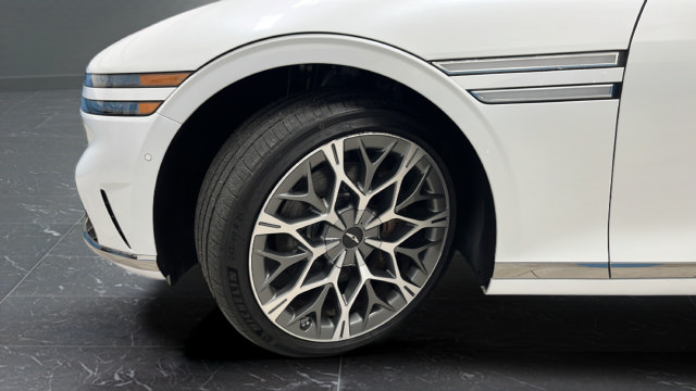 Used 2025 Genesis G90 3.5T AWD/4WD image 41