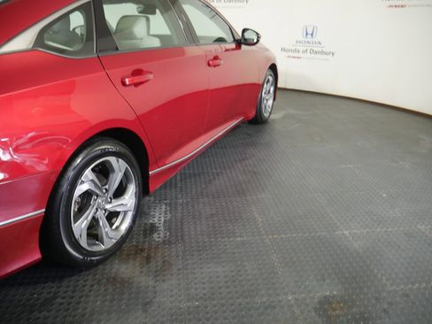 Certified 2018 Honda Accord EX-L image 4