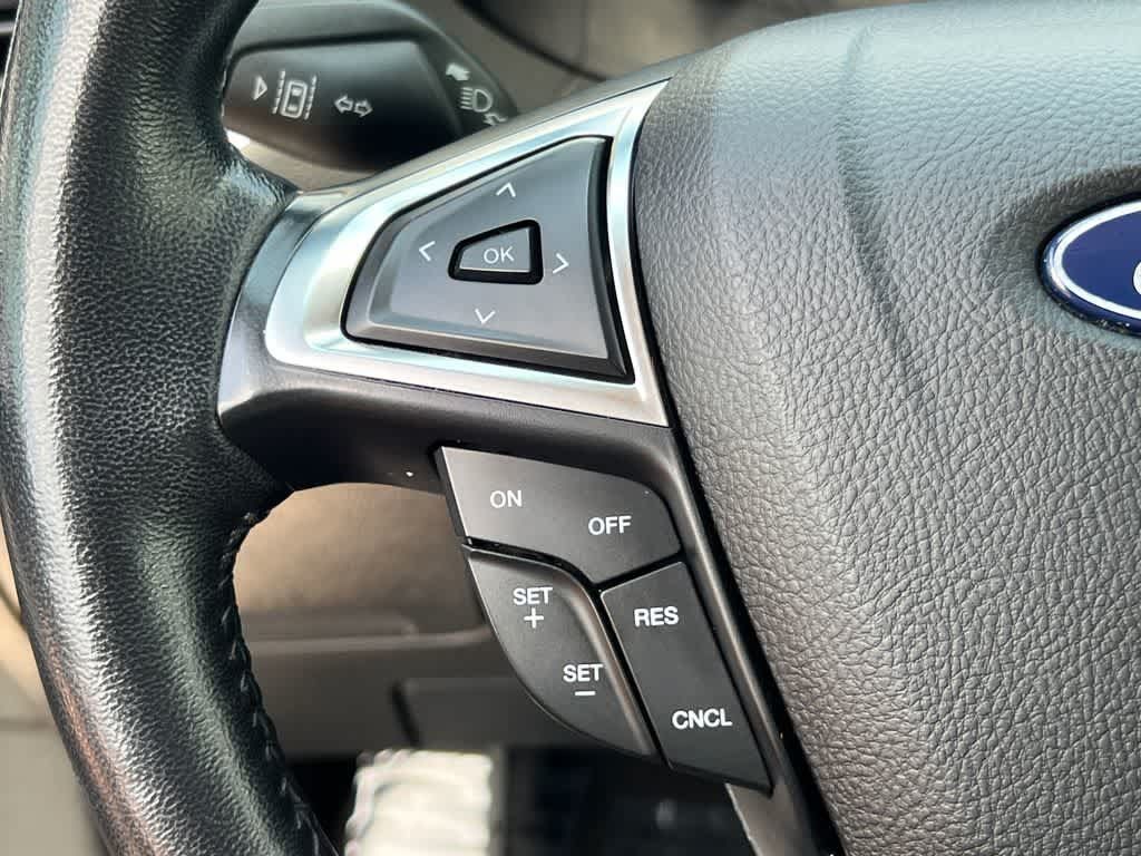 Certified 2022 Ford Edge Titanium AWD/4WD image 26