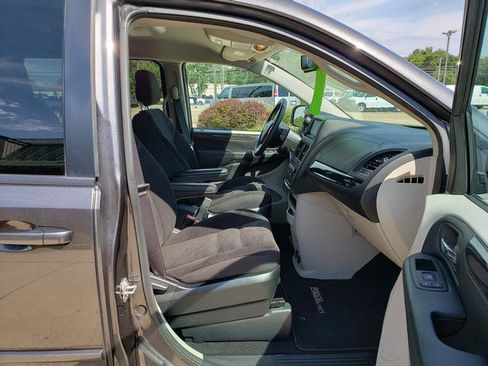 Used 2017 Dodge Grand Caravan SE w/ Power Window Group FWD image 18