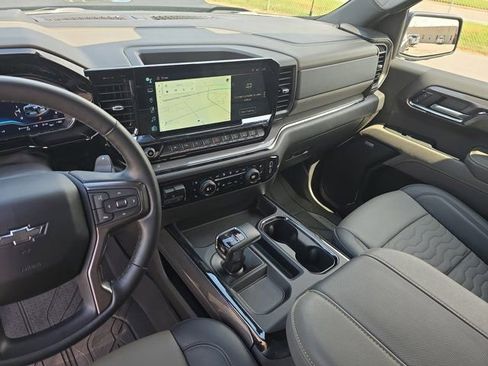 Used 2024 Chevrolet Silverado 1500 ZR2 w/ Technology Package image 24