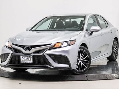 Used 2022 Toyota Camry SE w/ Carpet Mat Package (TMS)