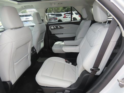 Certified 2025 Ford Explorer Platinum w/ Ultimate Package RWD image 21