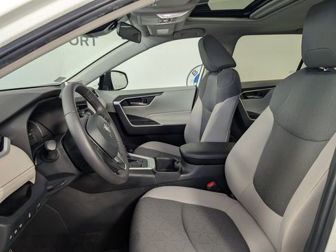 Used 2023 Toyota RAV4 XLE w/ Convenience Package image 3