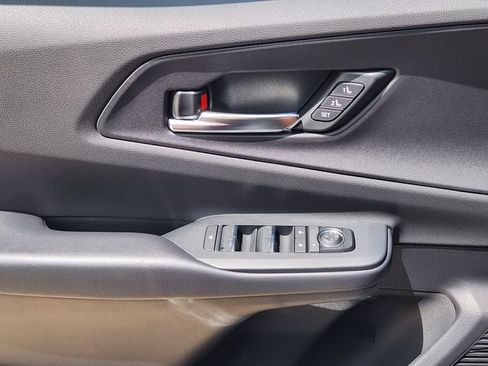 New 2026 Toyota Prius Plug-In Hybrid FWD image 19