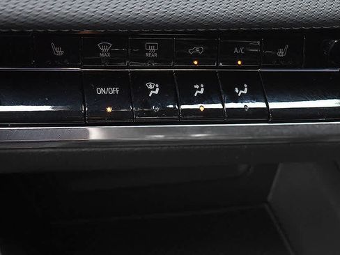 Used 2026 Chevrolet Equinox LT AWD/4WD image 18