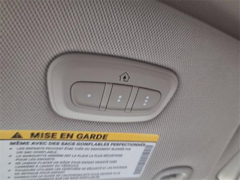 Used 2024 Chrysler Pacifica Limited image 18