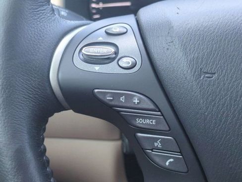 Used 2020 Nissan Pathfinder Platinum FWD image 27