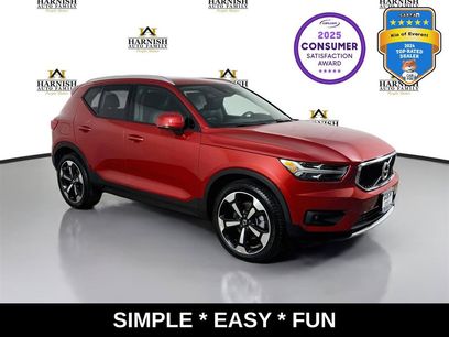 Used 2021 Volvo XC40 T5 Momentum w/ Premium Package