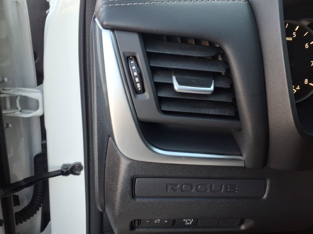 Used 2023 Nissan Rogue S FWD image 28