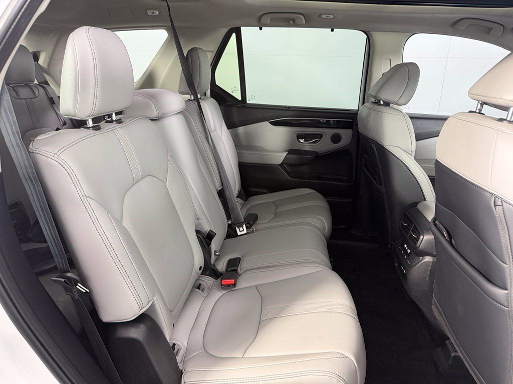 Used 2023 Honda Pilot Touring image 20