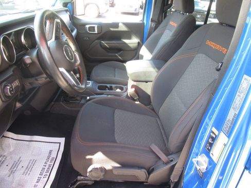 Used 2022 Jeep Gladiator Mojave w/ Cold Weather Group AWD/4WD image 17