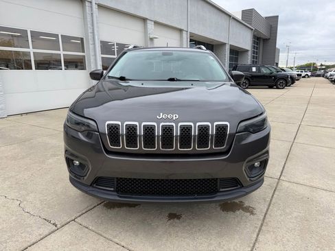 Used 2019 Jeep Cherokee Latitude Plus w/ Cold Weather Group AWD/4WD image 2