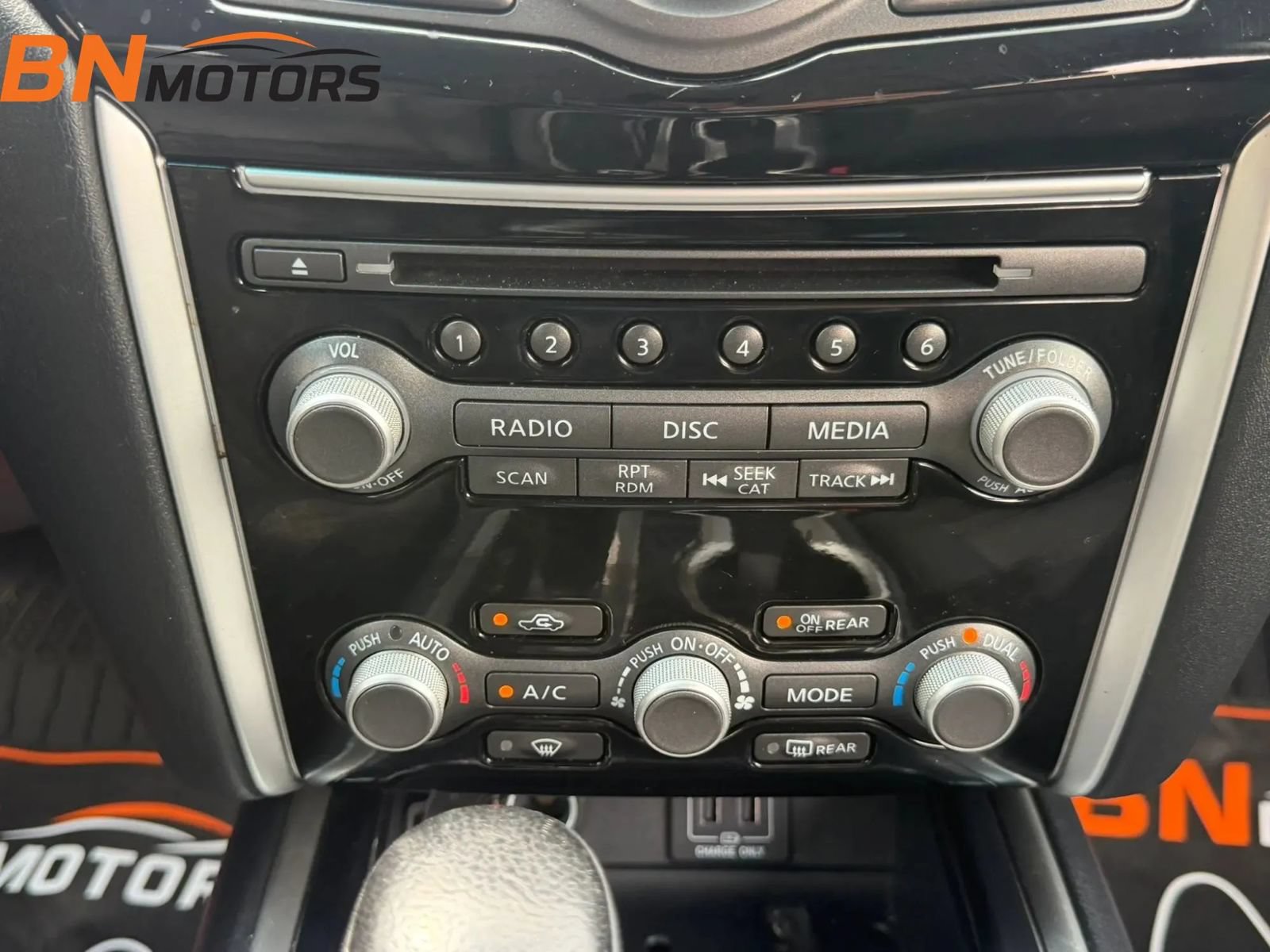 Used 2018 Nissan Pathfinder SV AWD/4WD image 22