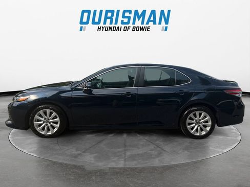 Used 2018 Toyota Camry LE FWD image 3