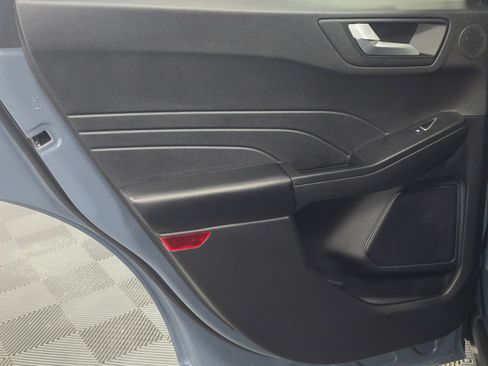 Used 2025 Ford Escape Platinum w/ Premium Technology Package image 19