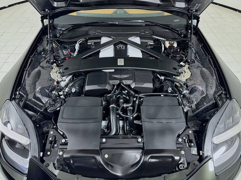 Used 2026 Aston Martin Vanquish Convertible RWD image 24