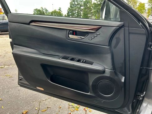 Used 2018 Lexus ES 350 w/ Navigation System Package image 33