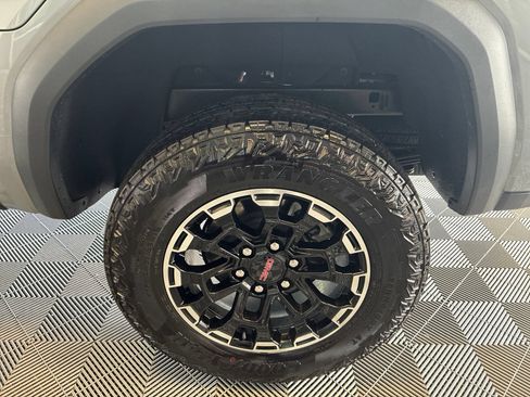 Used 2026 GMC Canyon AT4 AWD/4WD image 8