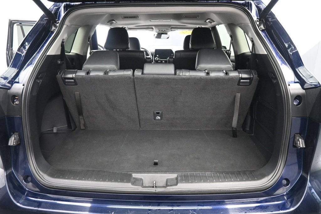 Used 2024 Toyota Highlander XLE AWD/4WD image 23