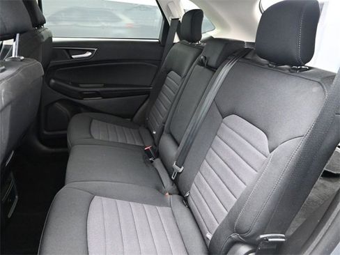 Used 2024 Ford Edge SE image 13