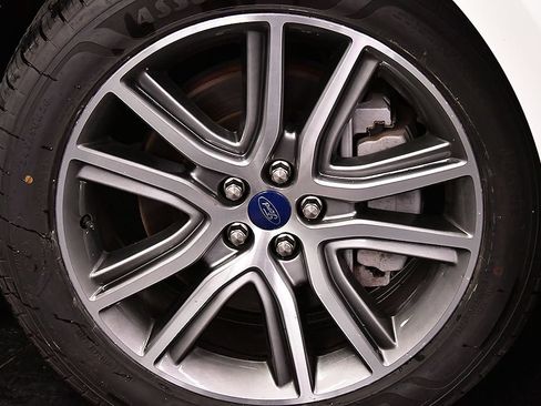 Used 2022 Ford Edge Titanium AWD/4WD image 11