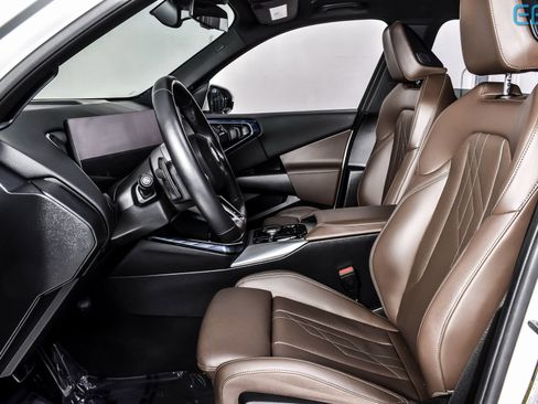 Used 2025 BMW X3 xDrive30i w/ M Sport Package image 17