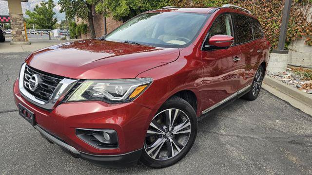 Used 2017 Nissan Pathfinder Platinum w/ Family Entertainment Package AWD/4WD image 1