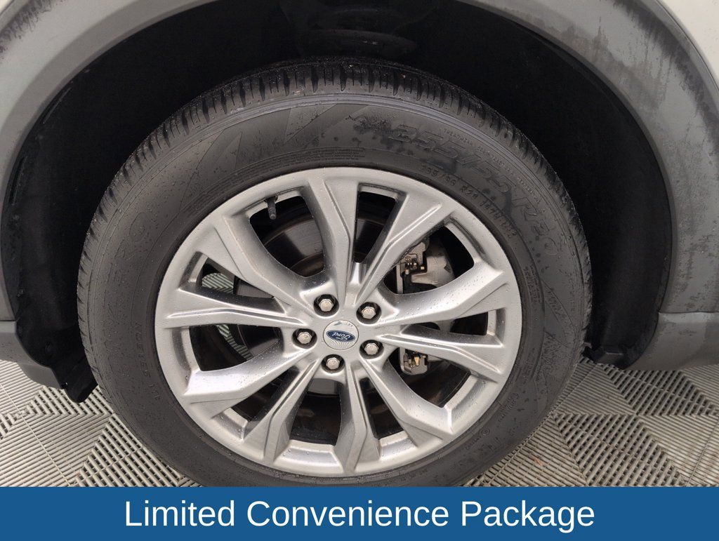 Used 2022 Ford Explorer Limited w/ Equipment Group 301A RWD image 19