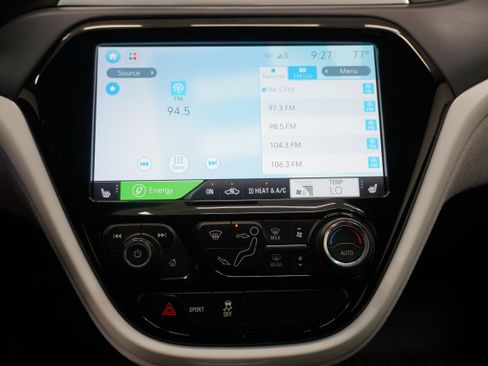 Used 2018 Chevrolet Bolt LT image 17