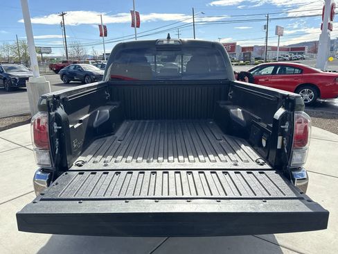 Used 2021 Toyota Tacoma TRD Off-Road image 6