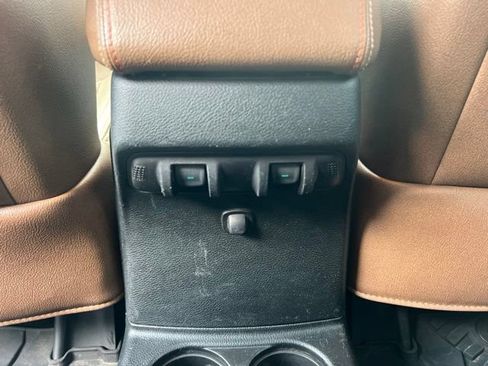 Used 2016 Jeep Wrangler Unlimited Sahara AWD/4WD image 14