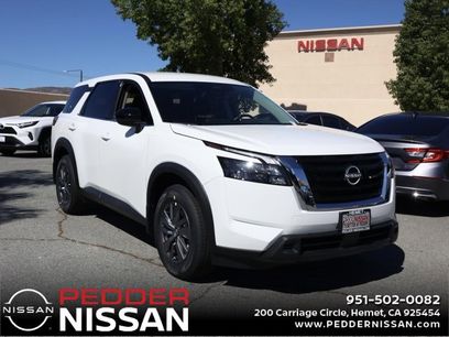 New 2025 Nissan Pathfinder S