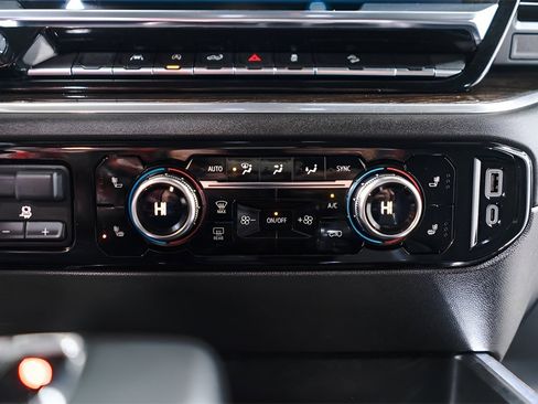 Used 2025 GMC Sierra 1500 Elevation image 15