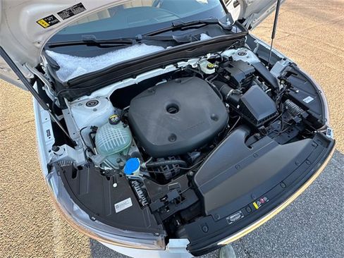 Used 2022 Volvo XC40 T5 Inscription w/ Climate Package image 32