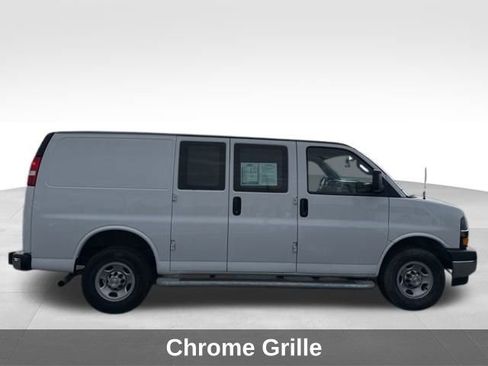 Used 2024 Chevrolet Express 2500 Work Van w/ Driver Convenience Package image 9