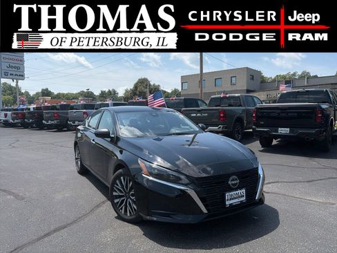 Used 2025 Nissan Altima 2.5 SV FWD image 1