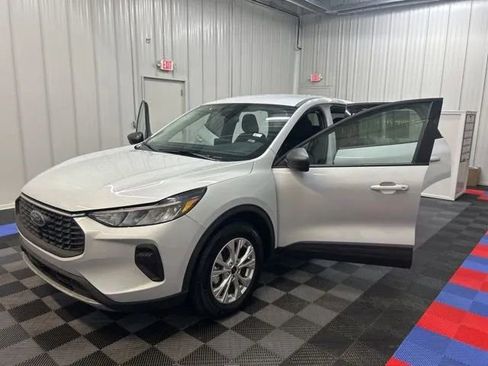 Used 2025 Ford Escape Active FWD image 13