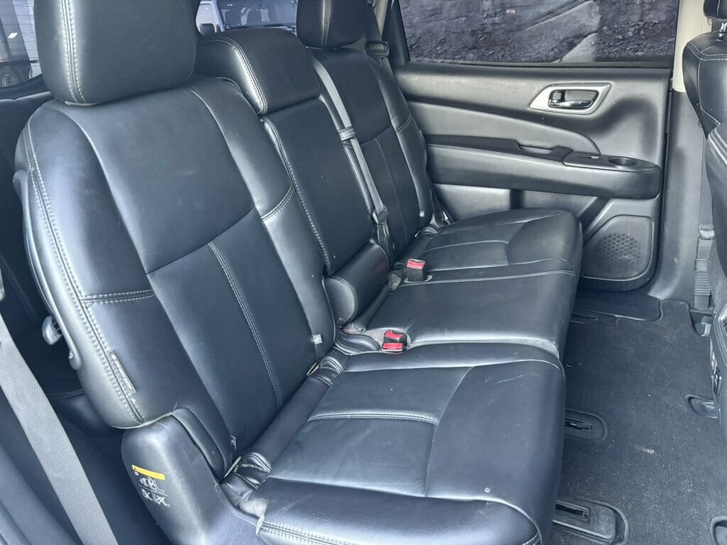 Used 2018 Nissan Pathfinder SL FWD image 18