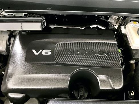 Used 2018 Nissan Pathfinder Platinum image 32