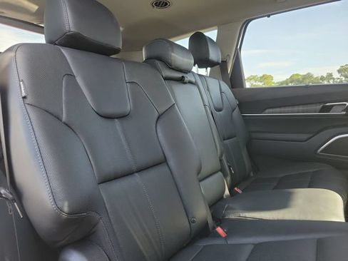Used 2024 Kia Telluride EX FWD image 16