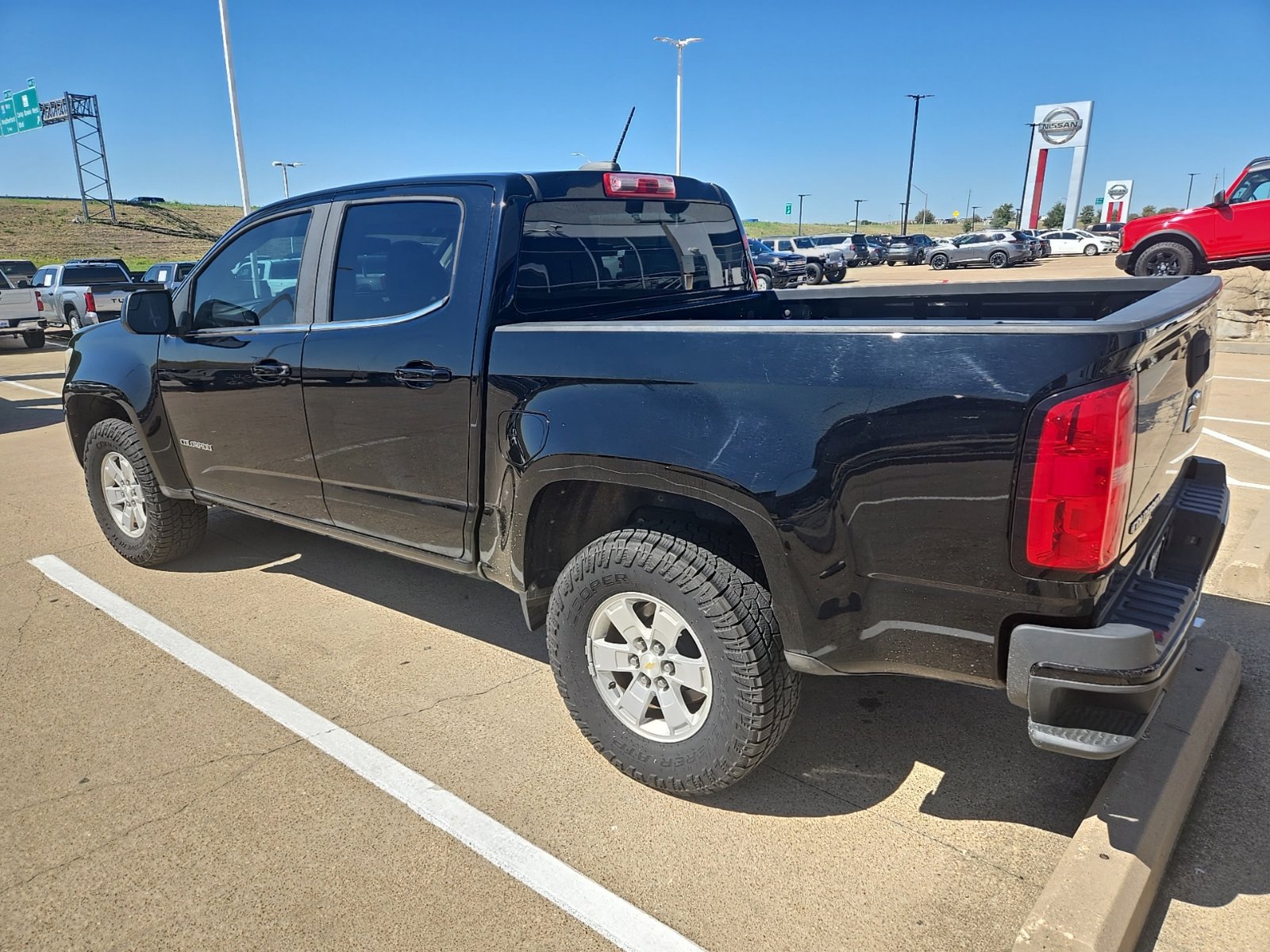 Used 2018 Chevrolet Colorado W/T w/ WT Convenience Package RWD image 8
