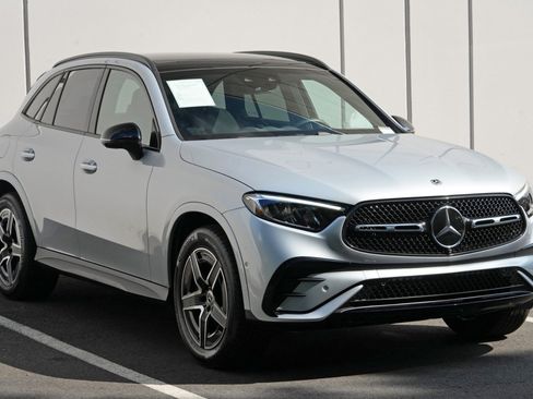 Used 2025 Mercedes-Benz GLC 350e 4MATIC w/ AMG Line image 61