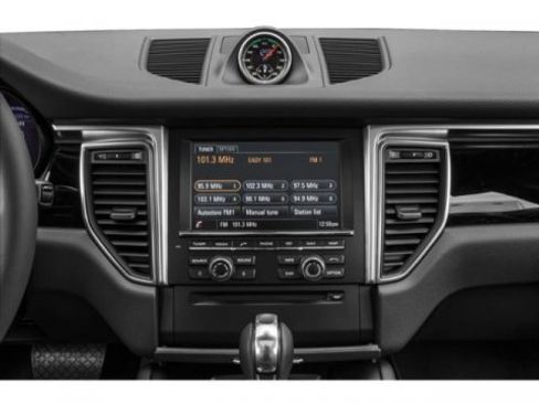 Used 2015 Porsche Macan S image 10