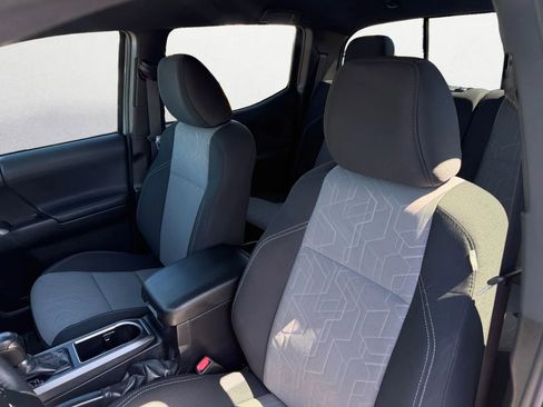 Used 2023 Toyota Tacoma TRD Off-Road image 14